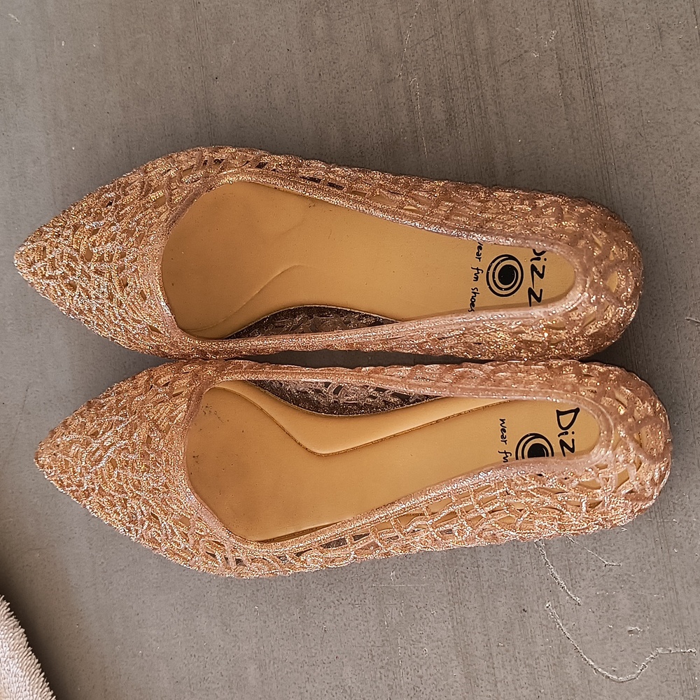 Dizzy Jelly+Style Gold Flats with Intricate Design. Size 7,  Very Lightly Used